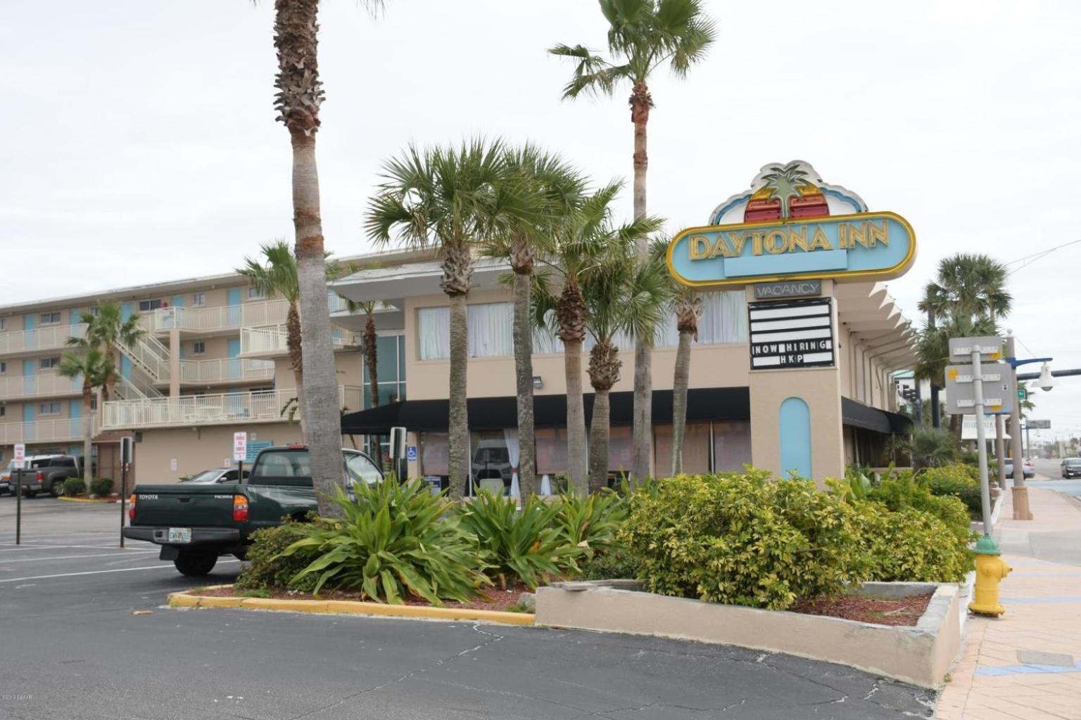 Appartamento Ocean Breeze - Direct Ocean Front-Pool Is Open Daytona Beach Esterno foto