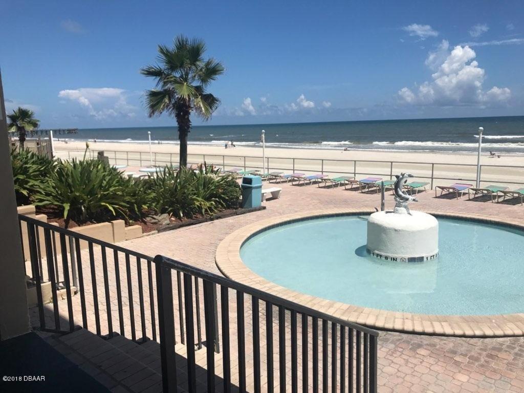 Appartamento Ocean Breeze - Direct Ocean Front-Pool Is Open Daytona Beach Esterno foto
