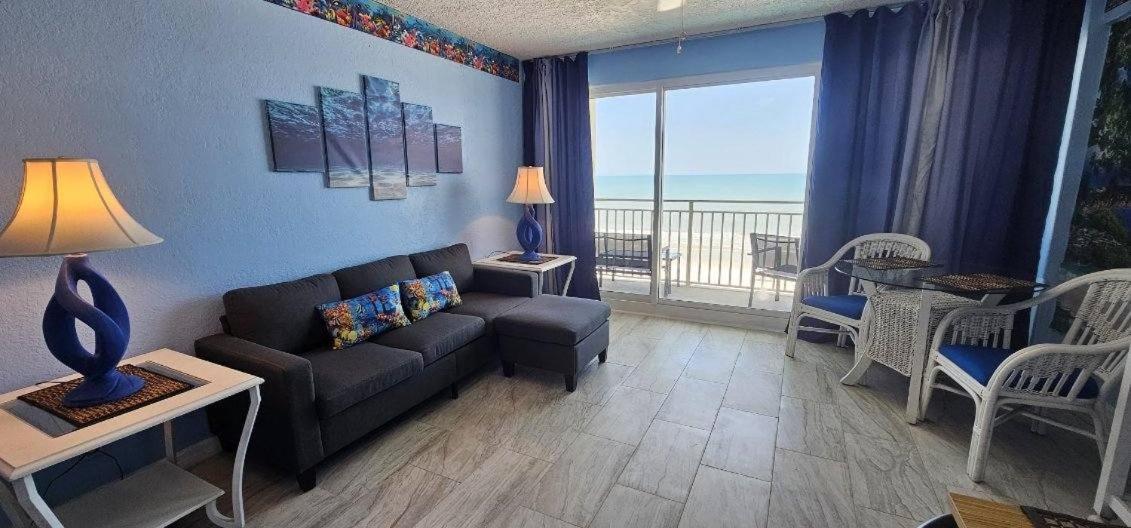 Appartamento Ocean Breeze - Direct Ocean Front-Pool Is Open Daytona Beach Esterno foto