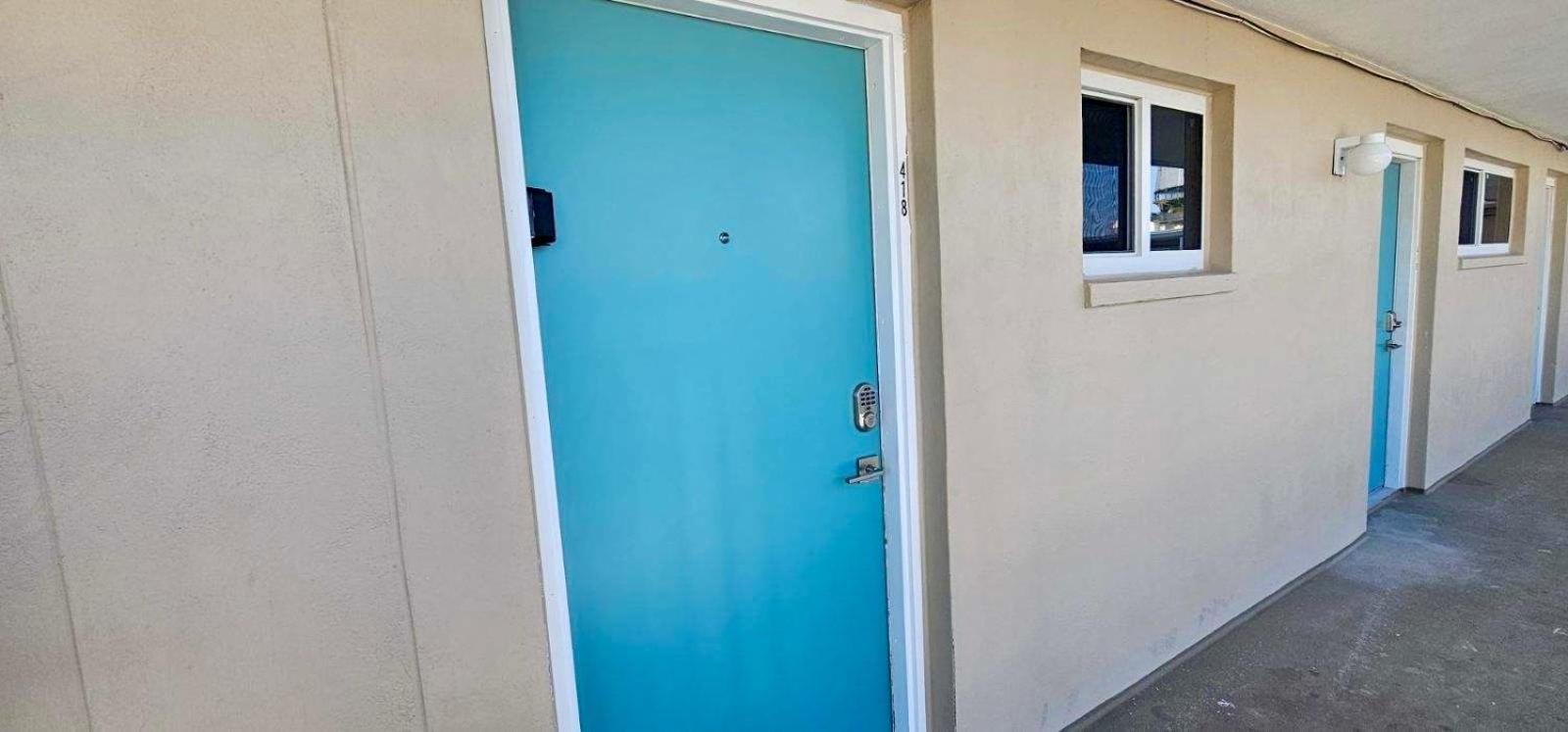 Appartamento Ocean Breeze - Direct Ocean Front-Pool Is Open Daytona Beach Esterno foto
