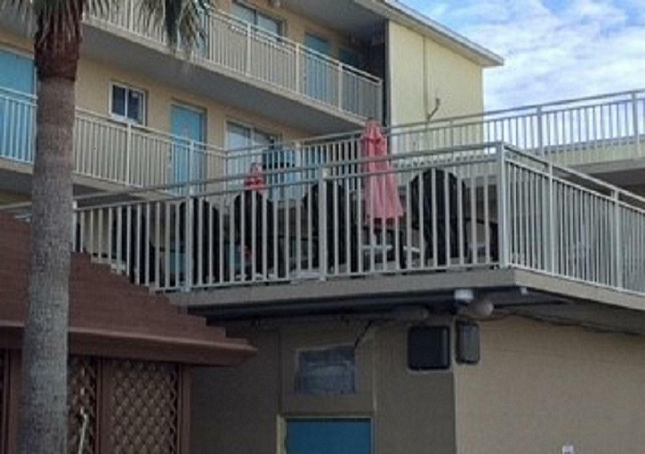 Appartamento Ocean Breeze - Direct Ocean Front-Pool Is Open Daytona Beach Esterno foto