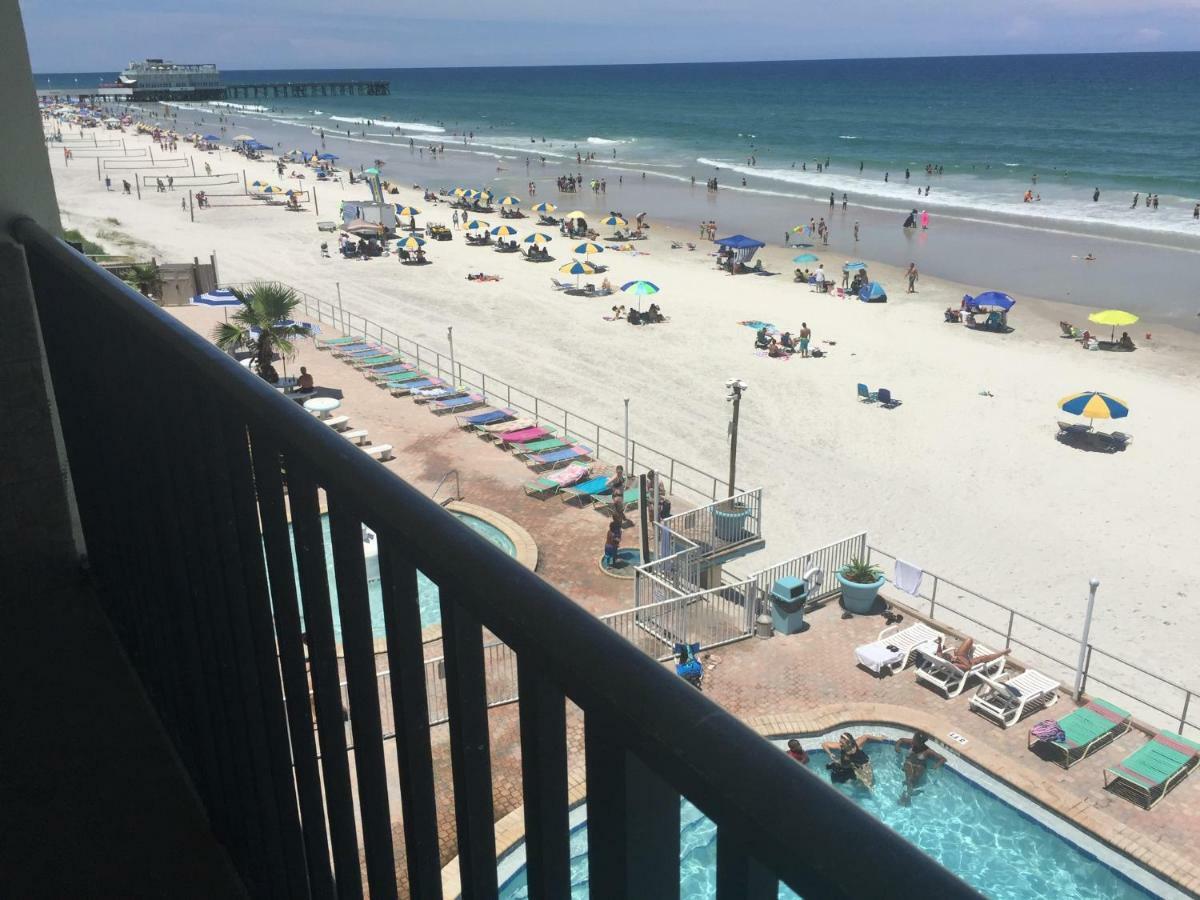 Appartamento Ocean Breeze - Direct Ocean Front-Pool Is Open Daytona Beach Esterno foto