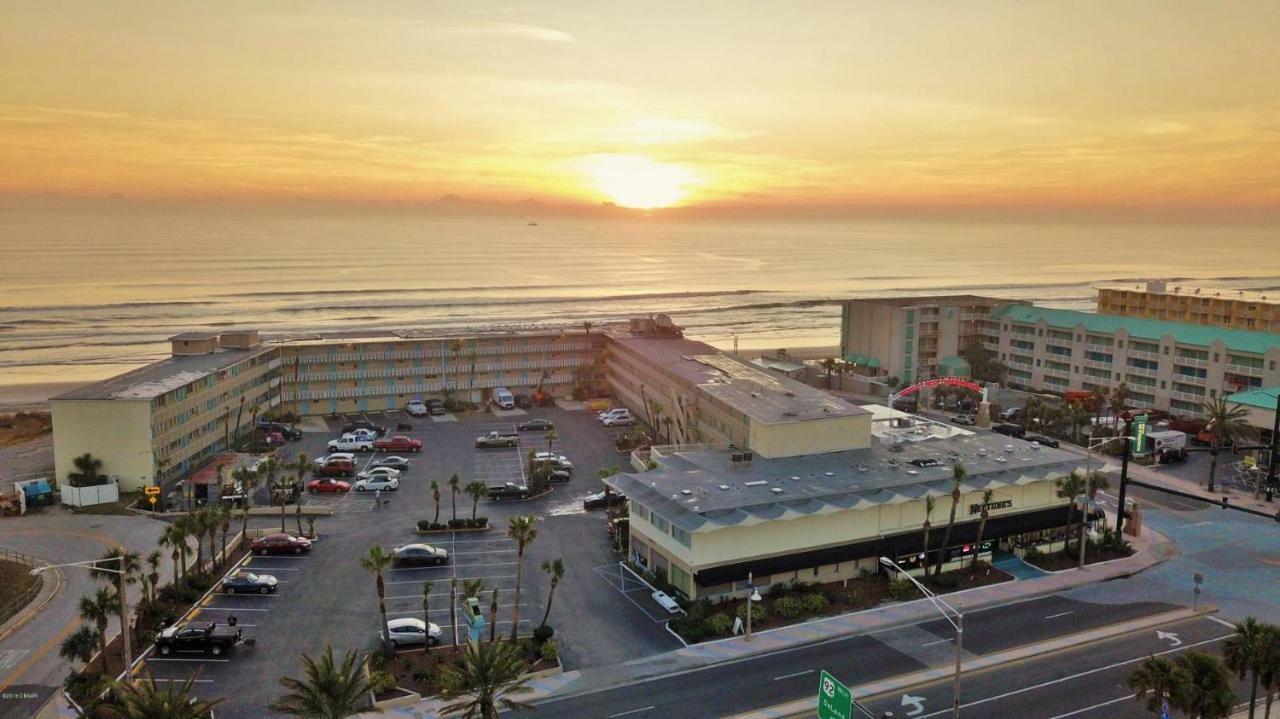 Appartamento Ocean Breeze - Direct Ocean Front-Pool Is Open Daytona Beach Esterno foto