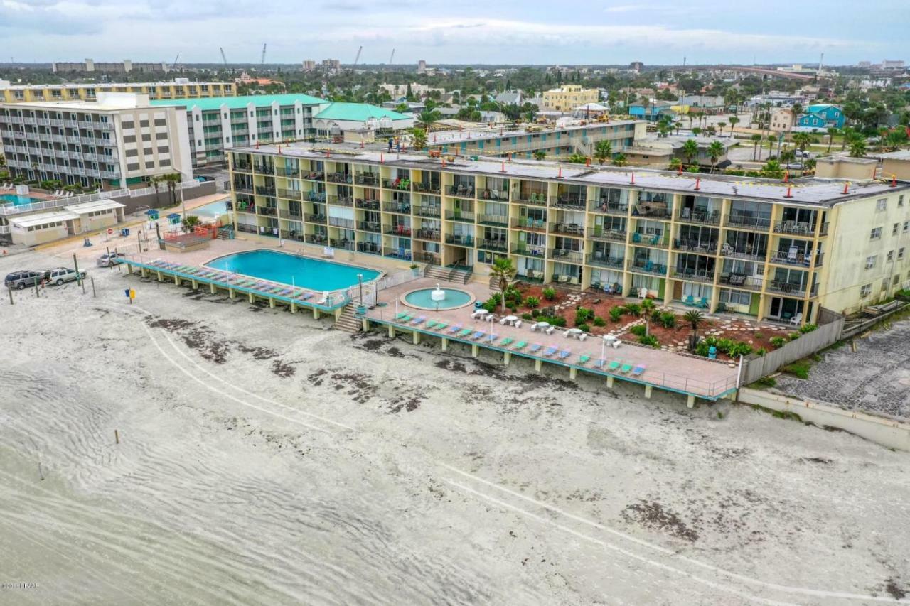 Appartamento Ocean Breeze - Direct Ocean Front-Pool Is Open Daytona Beach Esterno foto